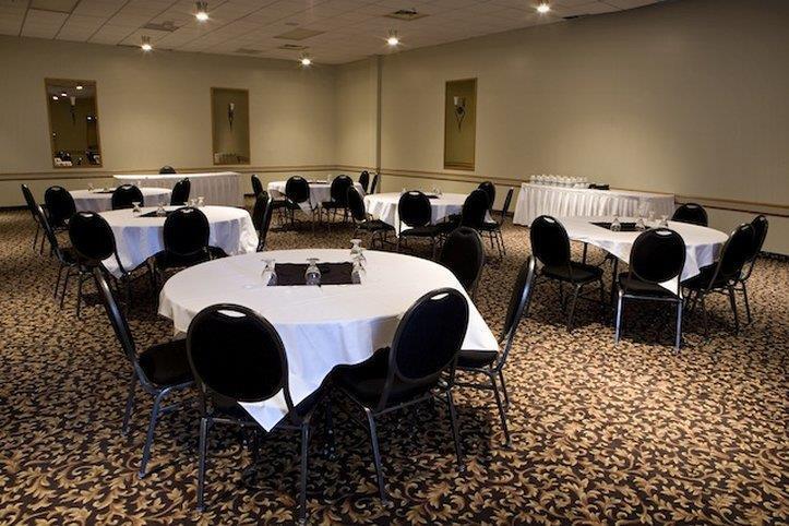 Heritage Inn Hotel & Convention Centre - 무스조 시설 사진