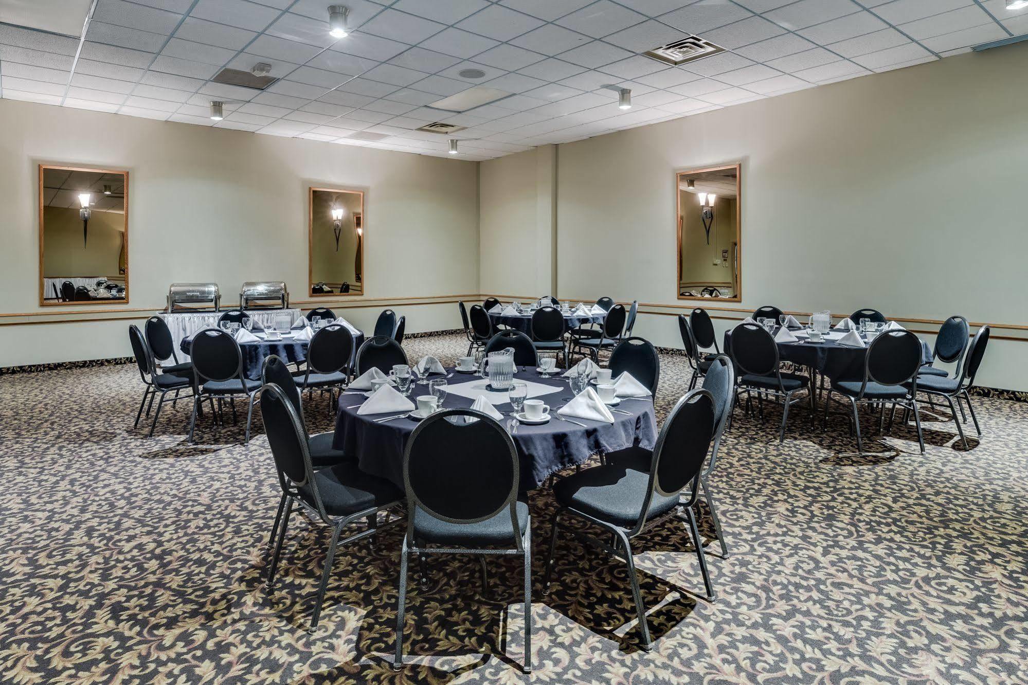 Heritage Inn Hotel & Convention Centre - 무스조 외부 사진