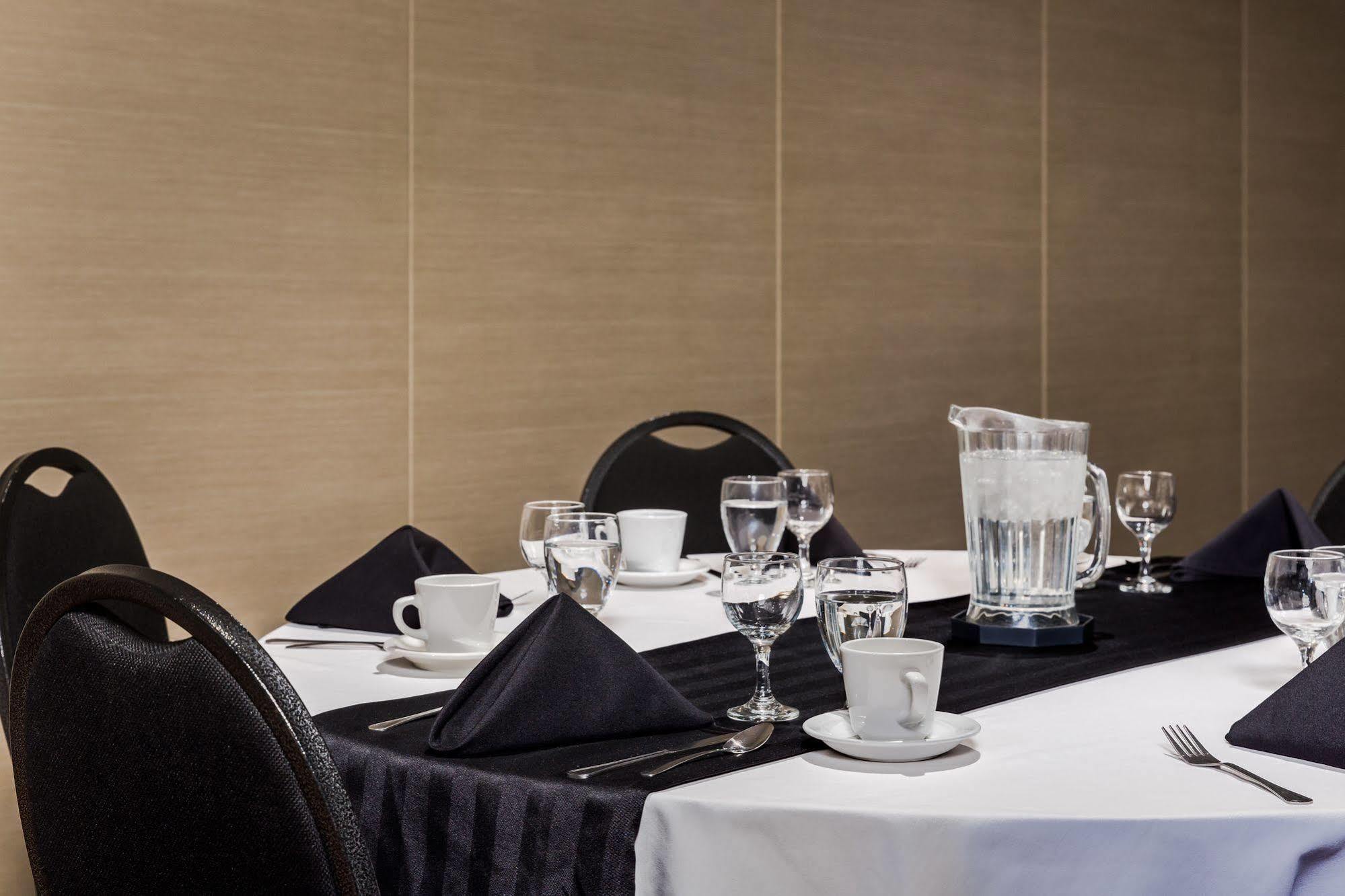 Heritage Inn Hotel & Convention Centre - 무스조 외부 사진